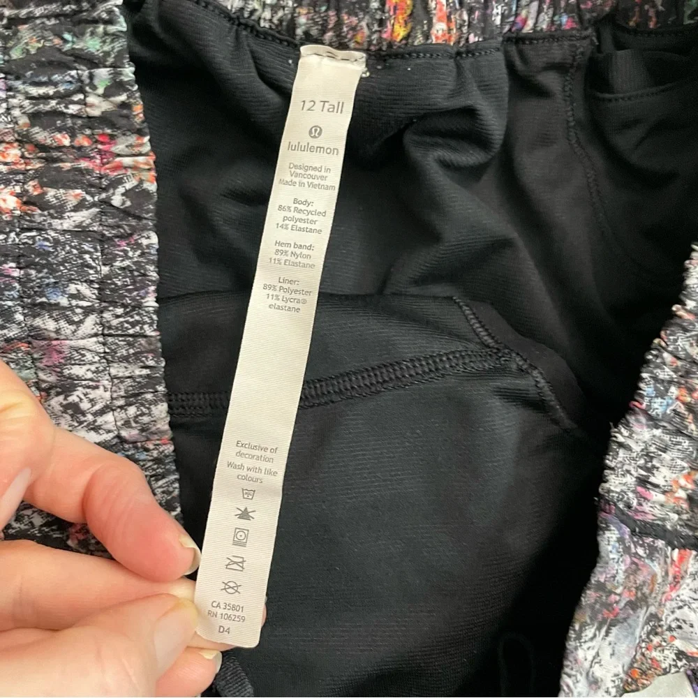 Lululemon Hottie Hot Short Reflectors Built In Liner Mesh Vitalize Multi 12 Tall